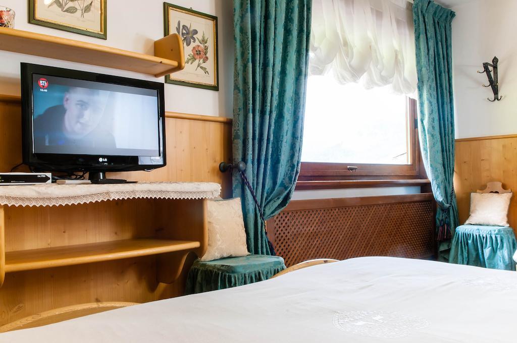 B&B Caldara Cortina dʼAmpezzo Værelse billede